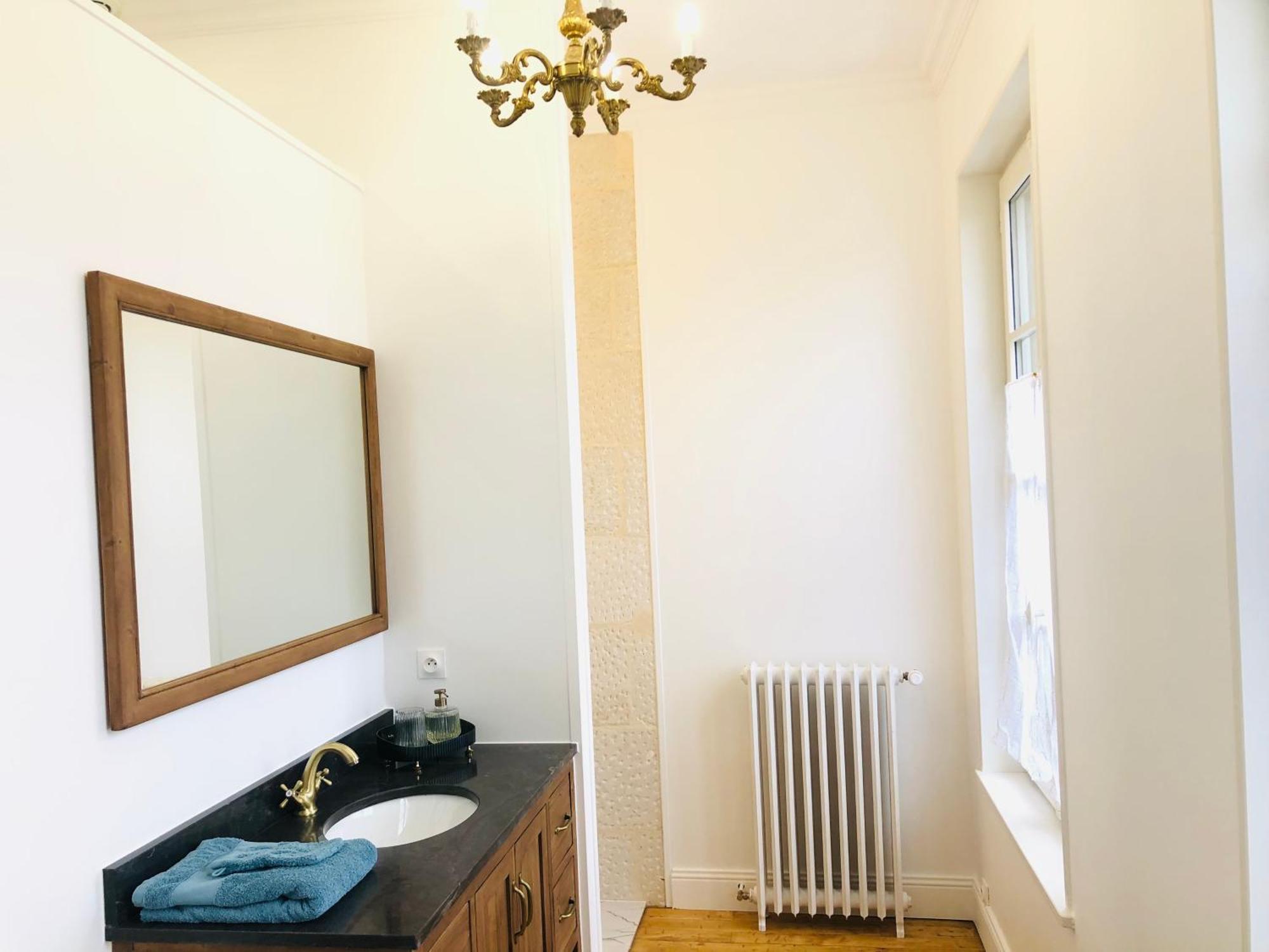 L'Hotel Particulier Du 12 Ниор Екстериор снимка